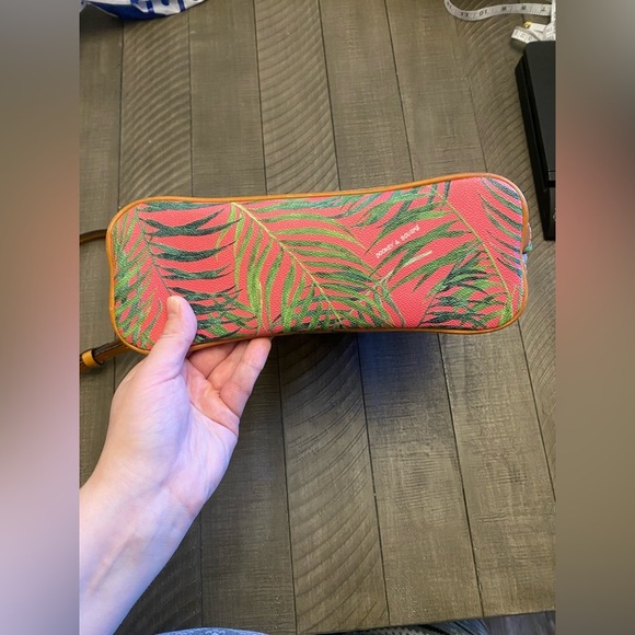 Dooney & Bourke pink with palm leaves crossbody/shoulder bag - Picture 4 of 15